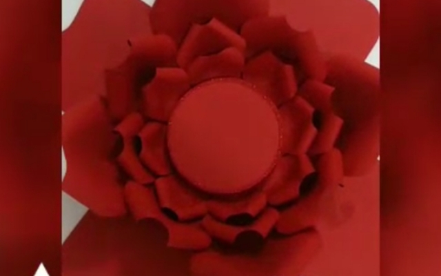 کلیپ آموزش باکس گل رز مقوایی (جعبه هدیه مقوایی) براتون ارسال کنم.