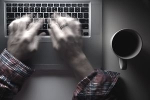 در مورد هر موضوعی تولید محتوا انجام بدم