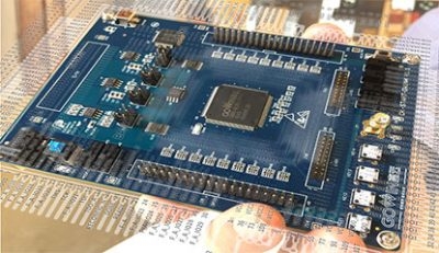 طراحی سخت افزاری FPGA را با زبان verilog انجام دهم.