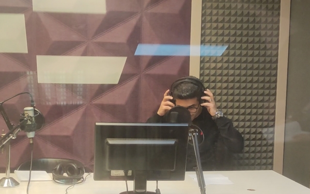 ( با عشقی که به کارم دارم ) گویندگی، نریشن، کتاب صوتی و پادکست شما رو انجام بدم