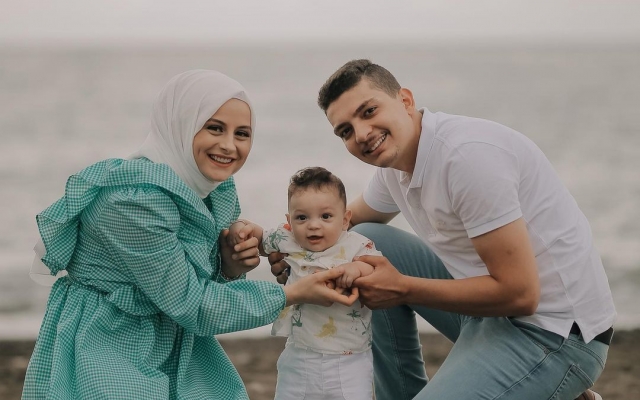 با عکس های کودک ، خانوادگی و دوستان یا همکاران شما فتوکلیپ تولد، تبریک و ..بسازم