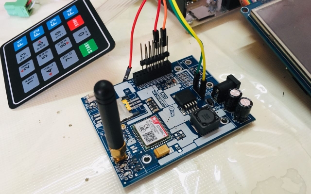 برنامه نویسی میکروکنترلر های ARM و AVR را  انجام دهم