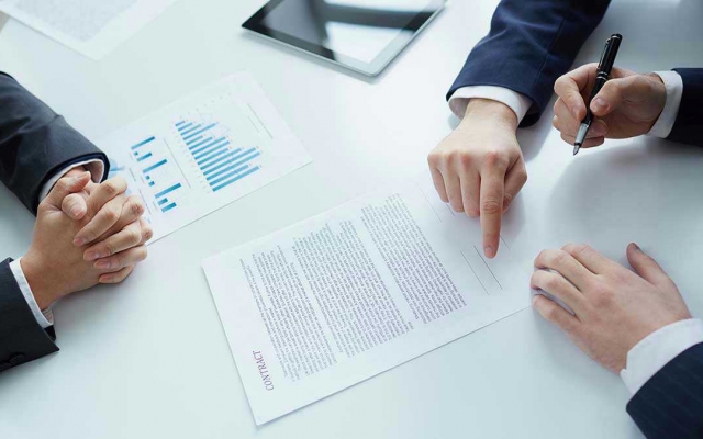 تنظیم قرارداد های مبایعه نامه ، اجاره نامه ، صلح . مشارکت در ساخت و... انجام بدم