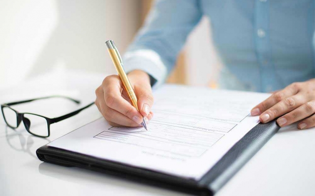 تنظیم قرارداد های مبایعه نامه ، اجاره نامه ، صلح . مشارکت در ساخت و... انجام بدم