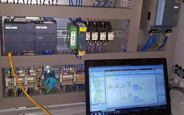 برنامه ها و خدمات  plc  و اتوماسیون را انجام دهم