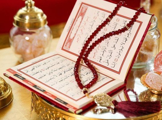 نماز قضا برای اموات شما و روضه ایمه اطهار در خانه ام برگزار کنم.صلوات و ادعیه