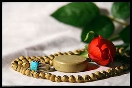 قضای نماز اموات و درگذشتگانتان  به جای بیاورم.