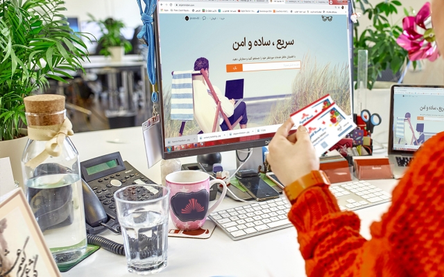 ست اداری مدرن (سربرگ،کارت ویزیت، پاکت نامه، لیبل و کاور سی دی و.. )طراحی کنم.
