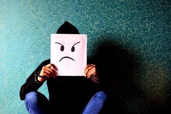 فایل راه های کنترل خشم را براتون ارسال کنم.
