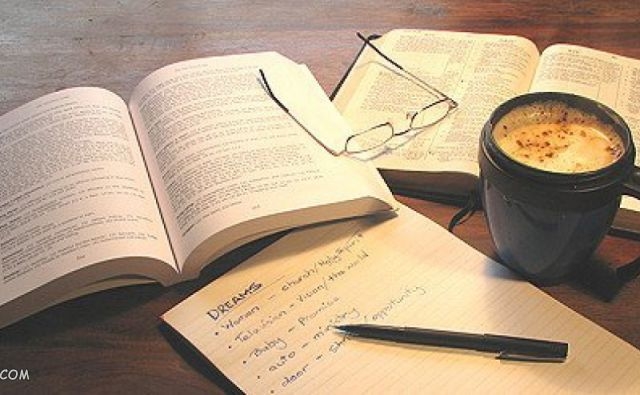 داستان کوتاه و بلند، رمان، متون ادبی احساسی را نگارش کنم