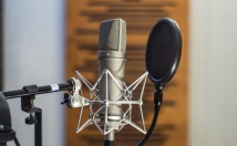 خدمات-صوتی-جمله-گویندگی-پادکست-کتاب-صوتی-ویدیوها