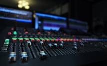 انواع-پادکست-صدای-ساز-خواننده-گوینده-صدای-همایش-هیئت-ویرایش-میکس